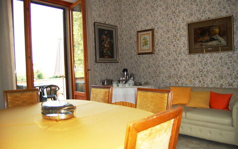 Casa Grion: Habitación, Propiedad, Mueble, Edificio, Diseño De Interiores, Sala, Casa, Pared, Bienes Raíces, Mesa