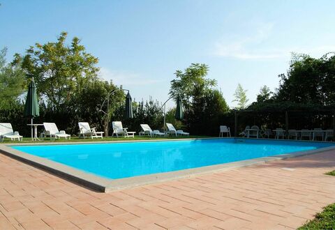 Casa Grion: Agua, Cielo, Planta, Propiedad, Piscina, Azur, Árbol, Sombra, Hierba, Ocio