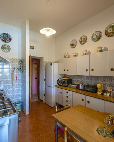 Casa Grion: Piso, Diseño De Interiores, Mueble, Habitación, Techo, Suelo, Electrodoméstico, Cocina, Aparato De Cocina, Gabinetes