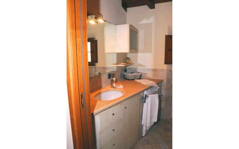 Pieve di Sant Ippolito: Propiedad, Habitación, Mueble, Edificio, Casa, Diseño De Interiores, Bienes Raíces, Gabinetes, Cocina, Casa