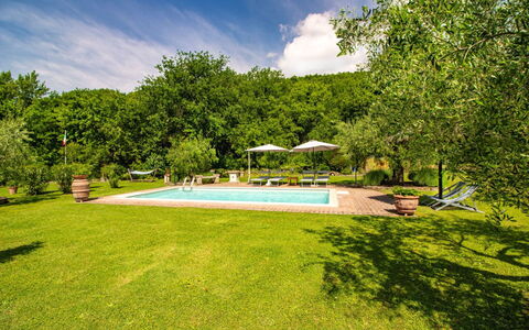 La Casa di Pino: Piscina, Recurso, Jardín, Eco Hotel, Mueble Para Exteriores, Thermae, Fuente De Agua, Sombra, Inmuebles, Paisajismo
