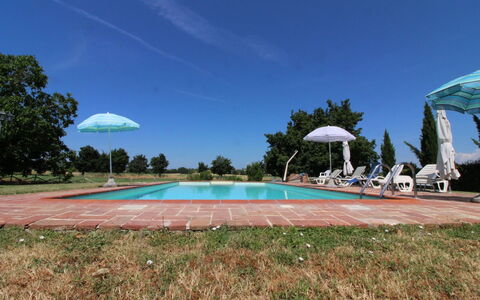 Il Viaggiolo: Cielo, Planta, Piscina, Nube, Árbol, Agua, Edificio, Sombra, Arecales, El Terreno Del Lote