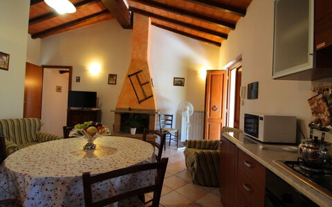 Il Viaggiolo: Propiedad, Habitación, Edificio, Mostrador, Diseño De Interiores, Mueble, Casa, Bienes Raíces, Cocina, Suelo