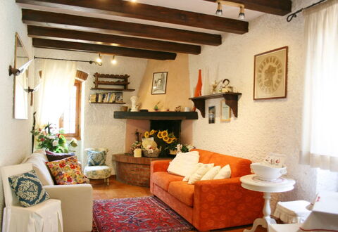 La Rogaia: Habitación, Sala, Propiedad, Diseño De Interiores, Mueble, Edificio, Casa, Pared, Techo, Casa