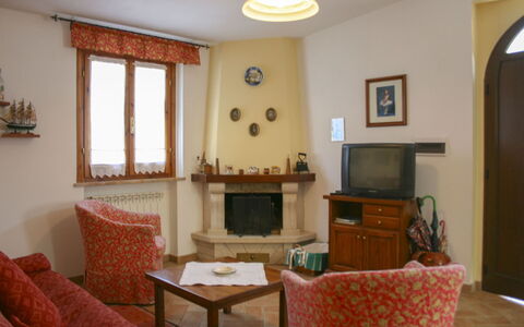 Podere San Bono: Mueble, Diseño De Interiores, Madera, Habitación, Piso, Encendiendo, Suelo, Sala, Marco, Mesa