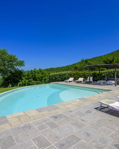 Torre di Vignale: Colina, Piscina, Cordillera, Mueble Para Exteriores, Eco Hotel, Losa, Recurso, Cresta, Paisajismo, Zona Tropical