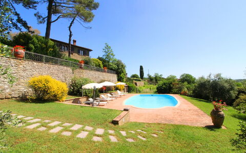 Villa Verniana: Planta, Cielo, Propiedad, Agua, Árbol, Naturaleza, Azur, Edificio, El Terreno Del Lote, Mueble Para Exteriores