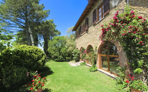Villa Verniana: Arbusto, Jardín, Casa, Inmuebles, Cabaña, Hacienda, Paisajismo, Yarda, Ladrillo