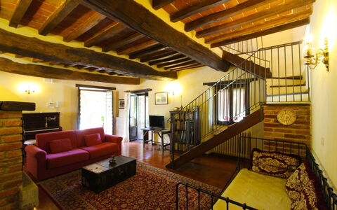 Villa Cecilia: Propiedad, Habitación, Edificio, Diseño De Interiores, Techo, Bienes Raíces, Casa, Sala, Arquitectura, Mueble