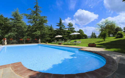 Villa Cecilia: Casa, Casa, Inmuebles, Cabaña, Césped, Jardín, Paisajismo, Casa De Campo, Hacienda, Yarda