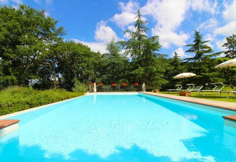 Villa Cecilia: Agua, Nube, Planta, Cielo, Piscina, Árbol, Sombra, Hierba, Paisaje Natural, Ocio