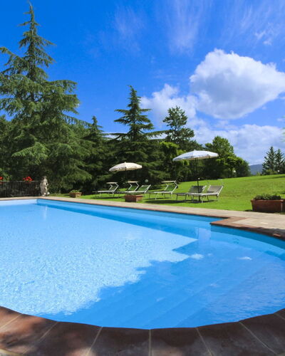 Villa Cecilia: Casa, Casa, Inmuebles, Cabaña, Césped, Jardín, Paisajismo, Casa De Campo, Hacienda, Yarda