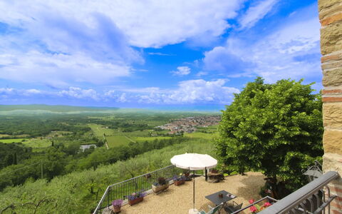 Agriturismo Arcobaleno: Horizonte, Paisaje, Verano, El Terreno Del Lote, Nube, Vista Panorámica, Prado, Mueble Para Exteriores, Eco Hotel, Fotografía Aérea