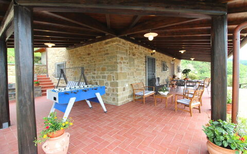 Agriturismo Ca di Vestro: Planta, Mueble, Flor, Edificio, Propiedad, Maceta, Mesa, Planta De Casa, Silla, Mueble Para Exteriores