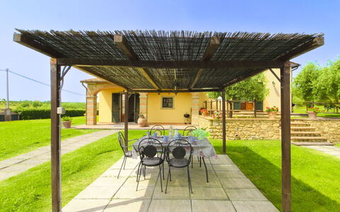 Podere Marcigliano: Jardín, Cabaña, Casa De Campo, Sombra, Paisajismo, Inmuebles, Yarda, Patio Interior, Pared De Piedra, Hacienda