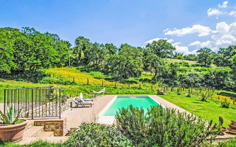 Casalini: Arbusto, Jardín, Piscina, Inmuebles, Casa De Campo, Paisajismo, Césped, Plantación, Eco Hotel, Yarda