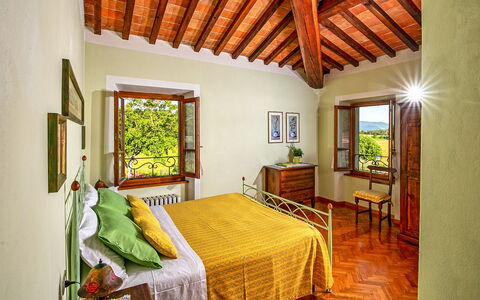 Podere Sant'angelo: Habitación, Habitación, Propiedad, Mueble, Cama, Edificio, Casa, Diseño De Interiores, Sábana, Techo