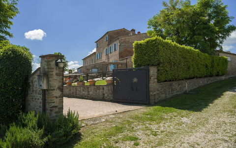 Villa Giare: Jardín, Inmuebles, Paisajismo, Villa, Patio Interior