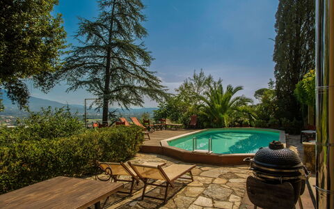 Villa Pedone: Agua, Planta, Propiedad, Mueble, Cielo, Piscina, Azur, Mesa, Silla, Mueble Para Exteriores