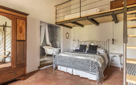 Villa Castiglione: Mueble, Diseño De Interiores, Piso, Habitación, Cama, Suelo, Madera, Techo, Habitación, Encendiendo