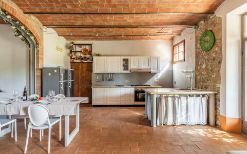 Villa Castiglione: Mueble, Diseño De Interiores, Piso, Pared, Madera, Suelo, Techo, Cocina, Encendiendo, Habitación