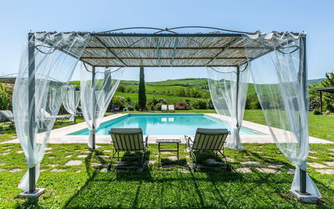 Villa Castiglione: Piscina, Sombra, Kiosko, Jardín, Mueble Para Exteriores, Eco Hotel, Pabellón, Estructura Al Aire Libre, Recurso, Ocio
