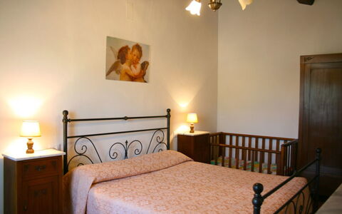 Casa Antica: Habitación, Cama, Habitación, Mueble, Propiedad, Sábana, Marco De La Cama, Lecho, Suelo, Edificio