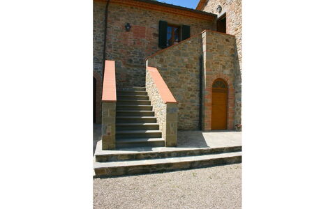 Casa Antica: Ventana, Escalera, Edificio, Puerta, Rectángulo, Cielo, Pendiente, Madera, Enladrillado