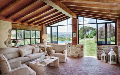 Villa Sant' Angelo: Mueble, Diseño De Interiores, Madera, Sofá, Casa, Techo, Piso, Mesa, Suelo, Sala
