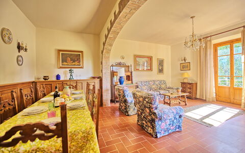 Casale Ambra: Propiedad, Habitación, Edificio, Diseño De Interiores, Mueble, Casa, Bienes Raíces, Amarillo, Techo, Suelo