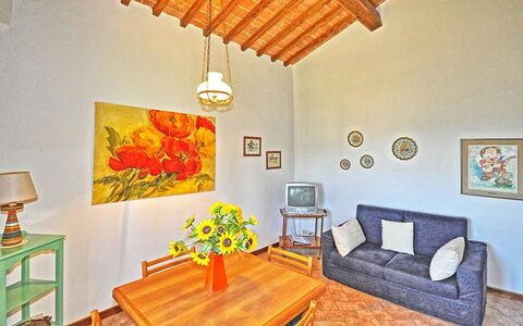 Vittoriana: Habitación, Propiedad, Diseño De Interiores, Mueble, Sala, Edificio, Techo, Casa, Mesa, Suelo