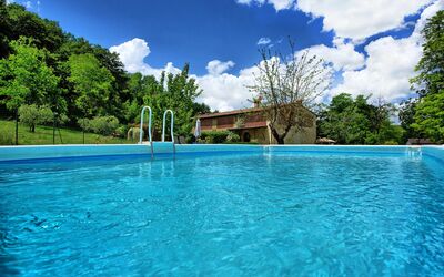 Villa Diletta: Piscina, Propiedad, Agua, Ocio, Paisaje Natural, Cielo, Bienes Raíces, Casa, Vacaciones, Verano