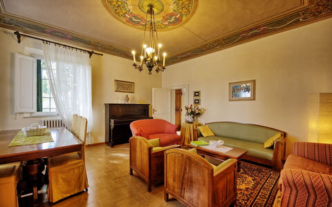 Villa Buonaparte: Habitación, Mueble, Propiedad, Diseño De Interiores, Edificio, Techo, Suite, Casa, Bienes Raíces, Suelo