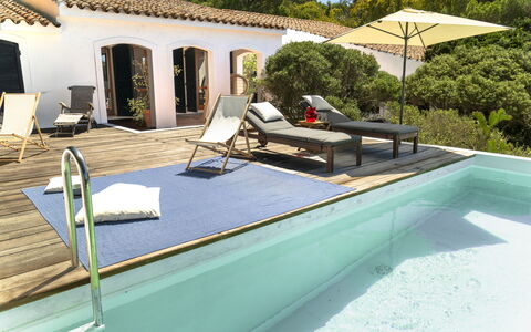 Casa Dei Lentischi: Piscina, Mueble Para Exteriores, Mueble, Recurso, Sunlounger, Ocio, Sombra, Eco Hotel, Silla, Villa