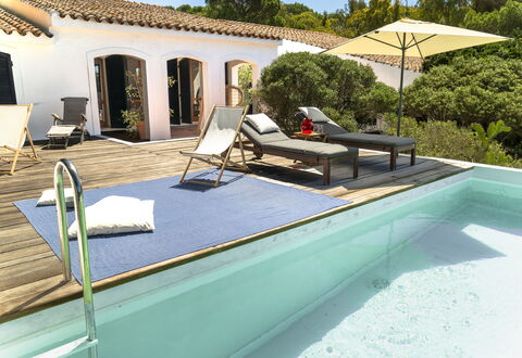 Casa Dei Lentischi: Piscina, Mueble Para Exteriores, Mueble, Recurso, Sunlounger, Ocio, Sombra, Eco Hotel, Silla, Villa