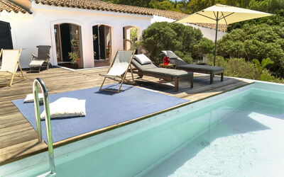 Casa Dei Lentischi: Piscina, Mueble Para Exteriores, Mueble, Recurso, Sunlounger, Ocio, Sombra, Eco Hotel, Silla, Villa