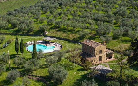 Villa Ferdinando: Piscina, Paisaje, El Terreno Del Lote, Casa De Campo, Área Rural, Recurso, Inmuebles, Cabaña, Jardín, Césped