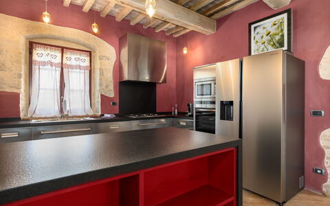 Villa Ferdinando: Mueble, Cocina, Diseño De Interiores, Piso, Mostrador, Madera, Aparato De Cocina, Techo, Suelo, Gabinetes
