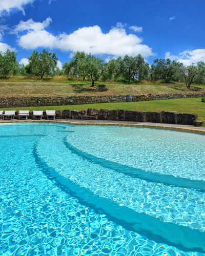 Villa Ferdinando: Nube, Cielo, Agua, Planta, Tiempo De Día, Piscina, Naturaleza, Azur, Paisaje Natural, Árbol