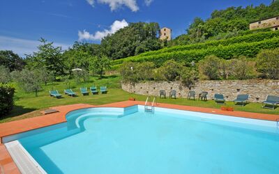 Civetta: Piscina, Propiedad, Paisaje Natural, Bienes Raíces, Ocio, Inmuebles, Recurso, Vacaciones, Casa, Hierba