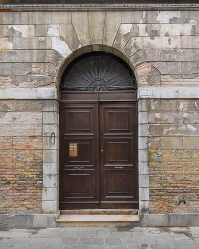 Barbaria de le Tole: Propiedad, Puerta, Madera, Enladrillado, Ladrillo, Casa, Inicio De La Puerta, Fachada