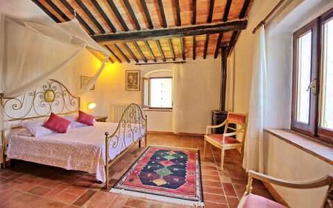 Villa Campogialli: Habitación, Propiedad, Habitación, Mueble, Cama, Edificio, Diseño De Interiores, Techo, Casa, Sábana