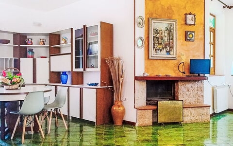 Orchidea: Mueble, Diseño De Interiores, Piso, Suelo, Encendiendo, Silla, Habitación, Manchas De Madera, Pintar, Sala