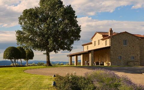 Villa Agazzi: Propiedad, Casa, Casa, Cielo, Árbol, Inmuebles, Edificio, Área Rural, Casa De Campo, Bienes Raíces