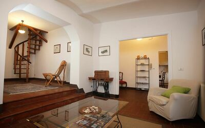 Fattore: Habitación, Propiedad, Diseño De Interiores, Sala, Mueble, Edificio, Techo, Casa, Bienes Raíces, Mesa