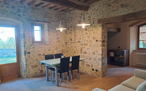 Arturo: Mesa, Mueble, Ventana, Madera, Sofá, Diseño De Interiores, Sala, Edificio, Piso, Silla