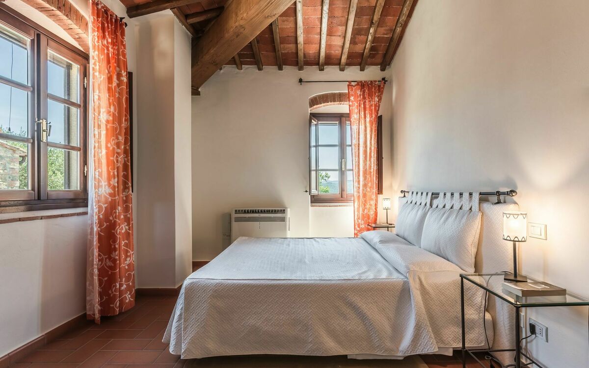 Alojamiento:&nbsp;Poiana