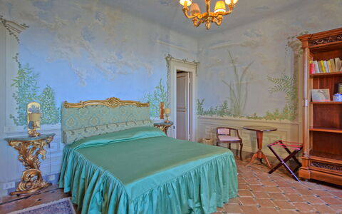 Villa Camaiore: Habitación, Habitación, Mueble, Cama, Propiedad, Diseño De Interiores, Marco De La Cama, Pared, Edificio, Turquesa