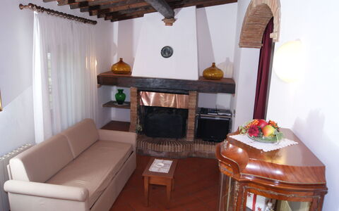 La Valle: Habitación, Propiedad, Mueble, Casa, Sala, Diseño De Interiores, Edificio, Suelo, Bienes Raíces, Mesa