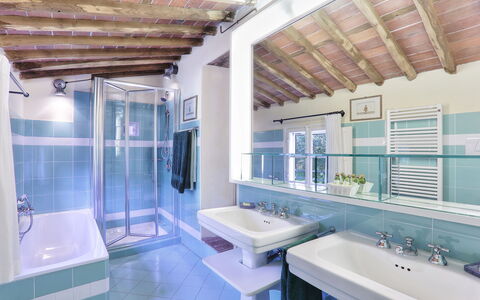 Le Pergole: Baño, Propiedad, Habitación, Edificio, Diseño De Interiores, Arquitectura, Casa, Bienes Raíces, Techo, Bañera